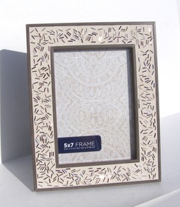 Marco de Fotos Personalizado con Impresión UV Ecológica de Bambú DX Designs, 4x6 Pulgadas - Product Image 2