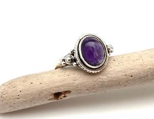 Anillo Clásico de Plata de Ley 925 con Amatista para Mujer, Hecho a Mano, Moderno, para Regalo de Boda o Fiesta - Product Image 3