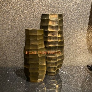 Nouveauté Nouveauté Table de chambre à coucher minimaliste Vases à fleurs en aluminium Vases à fleurs et pots à la main de grande taille à vendre - Product Image 4