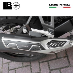 Adesivo 3D per protezione scarico moto, perfetto per Honda Transalp XL750 2023 - Product Image 3