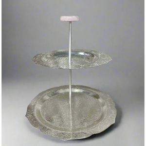 Elegante Bandeja de Servicio de Metal de 2 Niveles con Acabado Dorado y Figura de Caballo, Exhibición Rectangular para Postres a un Precio Accesible - Product Image 6