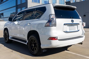 Lexus GX 460 Turbo R20 2020 d'occasion en parfait état, sièges en cuir, finition de luxe, transmission intégrale permanente, sièges trois rangées, faible kilométrage, intérieur clair - Product Image 4