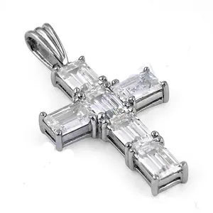 Pendentif croix en or blanc et or rose plaqué rhodium, zircon et diamant, pour femme, tendance et vintage, à porter au quotidien - Product Image 1