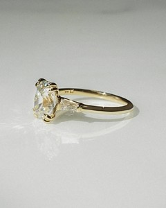 Anillos de boda de compromiso de tres piedras con corte de cojín, Diamante de moissanita en joyería de plata para mujer - Product Image 3