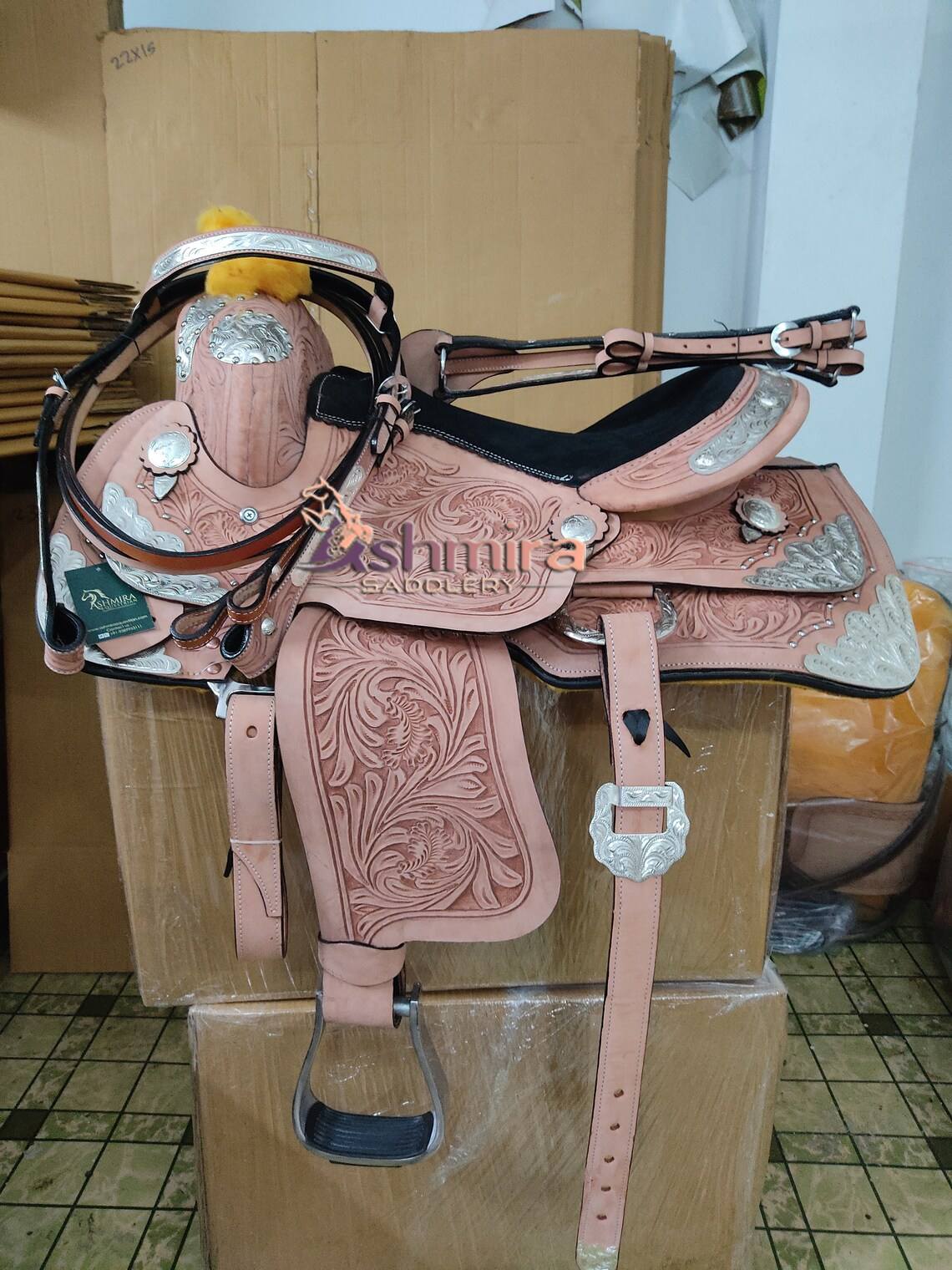 สีน้ำตาล