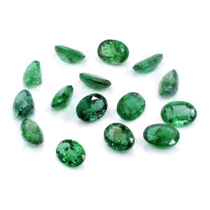 Esmeraldas naturales de Zambia calibradas en forma ovalada de 5x7 mm, piedras preciosas facetadas de esmeralda natural suelta de calidad AAA para la fabricación de joyas, listas para usar. - Product Image 1