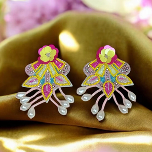 Pendientes bordados con cuentas de semillas de joyería de moda de la India pendientes bordados multicolores hechos a mano para mujeres y niñas - Product Image 1