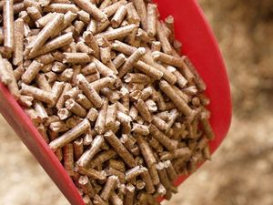 100% palos de madera de aserrín Natural Greenfire combustible de biomasa ecológico para cocinar calefacción 6% ceniza 4700J calorías precio competitivo - Product Image 5
