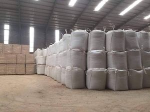 Granulés de bois premium 6-8 mm en forme de bâtonnets pour système de chauffage, sac PP de 15 kg, haute valeur calorifique, certifiés ENplus, pin européen - Product Image 5