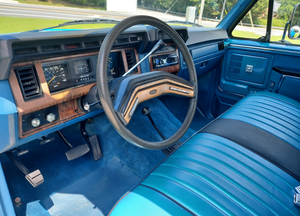 ข้อเสนอที่ดีที่สุด รถกระบะ F250 XL V8 ปี 1984 - ระดับอุตสาหกรรม รับปรับแต่งแบบ DIY OEM/ODM/OBM รับประกัน 3 ปี ฝรั่งเศส - Product Image 4