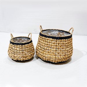 Panier de rangement rond en jacinthe d'eau tissé sur mesure Artex Dong Thap, rustique, écologique, avec doublure en PE, lot de 2 - Product Image 1