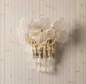 Lampe murale d'accent floral artisanale |   Objet de décoration rayonnant pour les maisons modernes |   Applique murale décorative à l'éclat floral - Product Image 2