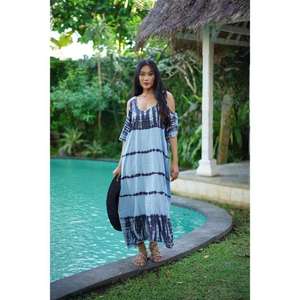 Vestido Maxi Largo Bohemio Azul y Negro con Tie-Dye Ecológico, Cintura Natural, Hombros Descubiertos, para Verano, Playa y Resort - Product Image 1