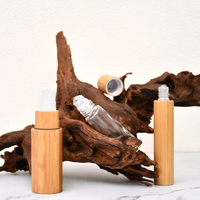 Rouleau de 10ml sur la bouteille d'huile essentielle rouleau en verre de bambou avec bouteille de pulvérisateur de couvercle en bambou