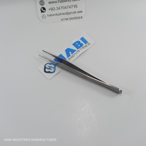 Les pinces à tissu Adson sont des instruments polyvalents utilisés dans une variété de spécialités chirurgicales - Product Image 3