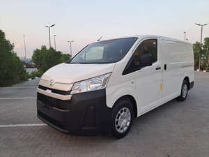 Fourgon d'occasion 2022-2023, essence, transmission intégrale, intérieur cuir foncé, conduite à gauche, toit ouvrant panoramique, automatique, norme Euro IV, caméra 360° arrière - Product Image 2