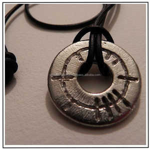 Collar con colgante de libélula unisex hecho a mano estilo vikingo forjado a mano medieval con patrón de flecha por UCI Artisan Crafted - Product Image 5