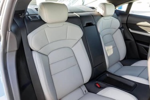 PORSCHE TAYCAN 4S 2020 EXTRÊMEMENT PROPRE, 562 CV, DUAL-MOTOR, AWD, PERFORMANCE BATTERY PLUS, PRÊT À LIVRER - Product Image 6