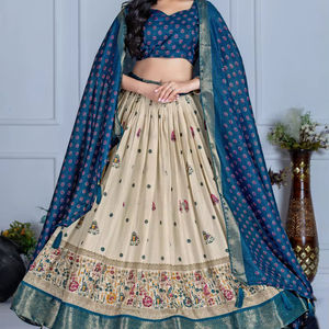 Conjunto de Lehenga, Blusa y Dupatta de Jacquard de Lichi Pesado con Forro de Jari, Estampado y Elástico, para Vestir Semi-Confeccionado - Product Image 1