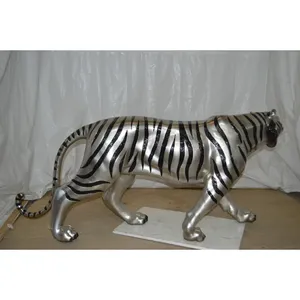 Sculpture de tête de cerf en métal faite à la main décoration de table pour les intérieurs de lodge pour la vie de bureau centres de table de mariage décorations de table - Product Image 4