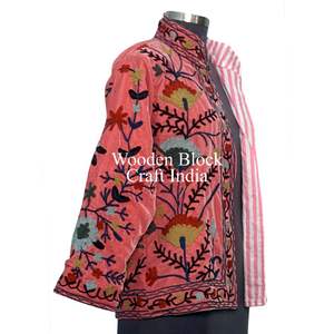 Veste courte d'hiver en velours vintage faite à la main, brodée de fleurs, style bohème, bomber, coupe-vent, vêtement d'extérieur chaud pour l'hiver - Product Image 5
