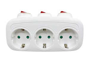 Multipresa tripla 2P+TT laterale con triplo interruttore bianco 3680W 230V (B&B 040315) - Product Image 1