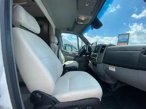 Unité de voyage L-e-i-s-u-r-e T-r-a-v-e-l U24MB d'occasion 2019 prête à la vente - Product Image 5