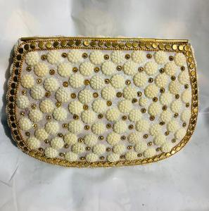 Monederos y embragues hechos a mano con cuentas hechos a medida adecuados para diseñadores de accesorios de moda ideales para reventa - Product Image 2