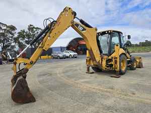 Retroexcavadora CAT 420F con Capacidad de Carga de 9 Toneladas y Bomba para Trabajos de Construcción, Origen Francia - Product Image 5