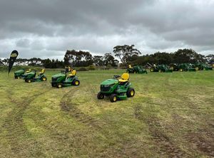 Johnee Deeree tondeuse à gazon X380 en stock livraison rapide disponible acheter en gros à bas prix offre spéciale à vendre. - Product Image 4