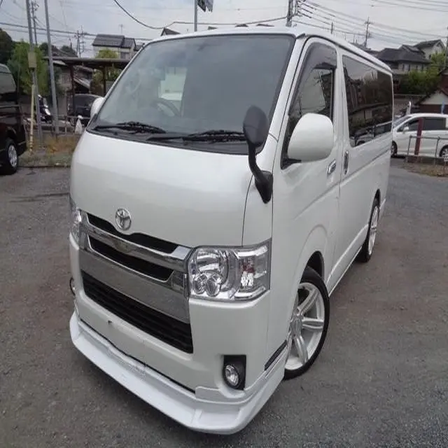 2017 Techo plano Toyotaa Hiace Bus Dirección Motor derecho Tamaño 3000cc Ext. Color Pearl Fuel Diesel Versión/Clase Asientos 5 Drive 2whe