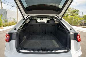 2023 A U D I RS Q8 591-hp Twin-Turbo V8, hautement équipé, AWD, quelques modifications - Product Image 5