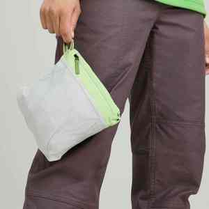 Veste d'extérieur imperméable haute performance au design innovant, avec poignets ajustables et motif imprimé, idéale pour la randonnée - Product Image 6