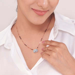 สร้อยคอจี้เพชรทองคำ 18k ดีไซน์แฟนซีแปลกตา - Product Image 2