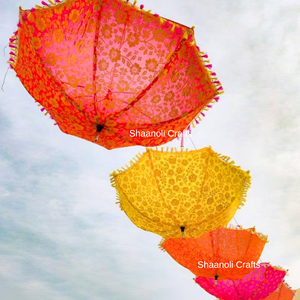 Parasols traditionnels Parapluies imprimés dorés Parapluies ethniques dorés décoratifs de mariage pour décor festif - Product Image 1