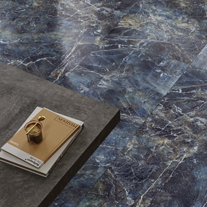 แผงพื้นผิว600x1200มม. เกรดเทคนิคที่สร้างขึ้นสำหรับความต้องการสถาปัตยกรรมข้อกำหนดกระเบื้องพื้นผิวขัดเงาโทนเย็น - Product Image 1