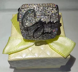 Anillo de moissanita auténtica de corte 3Ct exquisito chapado en oro blanco de 14 quilates, anillo de hombre de calidad Premium con letras personalizables - Product Image 1