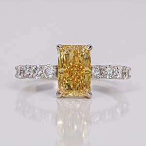 Bague de fiançailles en diamant de taille rayonnante jaune 14K plaqué or massif à la mode pavé réglage IGI certificat femmes 2.5-2.8 - Product Image 1