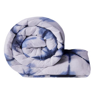 Housse de coussin personnalisable en coton 100% rouge impérial, motif floral moderne et élégant, imprimée à la main, anti-acariens, pour la maison - Product Image 4