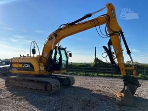 Excavatrice JCB JS 130 avec moteur EcoMAX pour des émissions réduites - Product Image 2