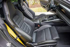 2023 911 Turbo S ~3 500 milles, moteur 6 cylindres en ligne biturbo de 640 ch, transmission intégrale, très bien équipé, non modifié - Product Image 3