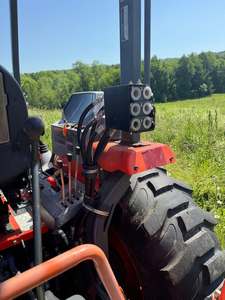 Máquina de Construcción Kubota M62 Comprobada en Campo, que Combina la Potencia de una Cargadora y la Precisión de una Retroexcavadora en una Sola Unidad Confiable para Venta al por Mayor - Product Image 3