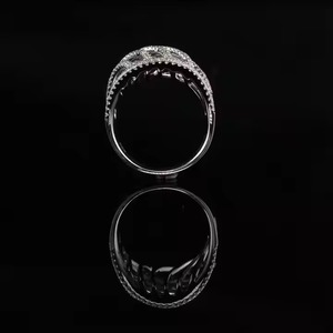 Bague en or blanc 14 carats avec diamant VS1 fait à la main en laboratoire monté sur une bague de fiançailles vintage en or blanc - Product Image 2