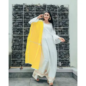 ชุดเดรสผ้าฝ้ายสีขาวโดย Thread & Button - Product Image 4