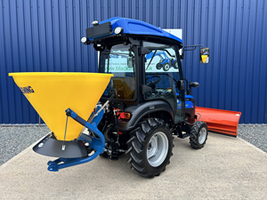 Nuevo Tractor Compacto Solis 26 HST (Hidrostático) 4WD con Cabina, Nuevo Quitanieves Frontal de Servicio Pesado DW Tomlin de 1.65m y Nuevo Depósito de 500 L - Product Image 2