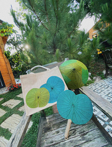 พัดลมมือใบบัวงานฝีมือจากธรรมชาติ - Product Image 6