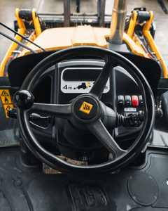 Chargeur frontal compact multifonctionnel d'occasion JCB 3CX avec pompe hydraulique Moog, composants essentiels, moteur et roulement - Product Image 4