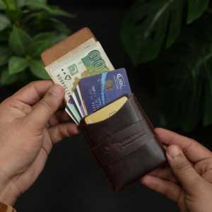 งานฝีมือหนัง WF หมายเลข กระเป๋าใส่บัตรเครดิตออลอินวัน 101 ใบ หนังวัวแท้ทั้งผืน ทำมือ เย็บมือ สีน้ำตาลวินเทจ อายุการใช้งาน 5 ปี - Product Image 2