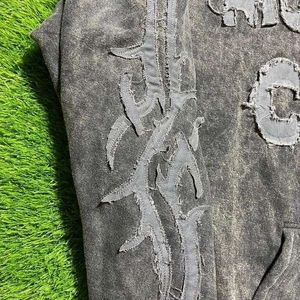 Sudadera con capucha de lavado ácido de peso pesado personalizada con diseño de logotipo de parche bordado 100% algodón tela térmica sostenible bolsillo de suministro ODM - Product Image 2