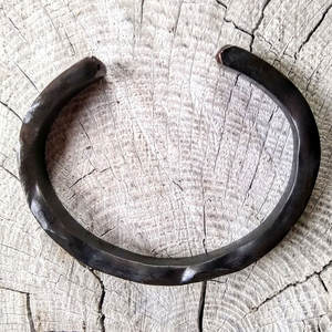 Bracelets en acier forgé à la main pour hommes, conception OEM personnalisée, taille adulte/Bracelets en acier forgé à la main de haute qualité - Product Image 2